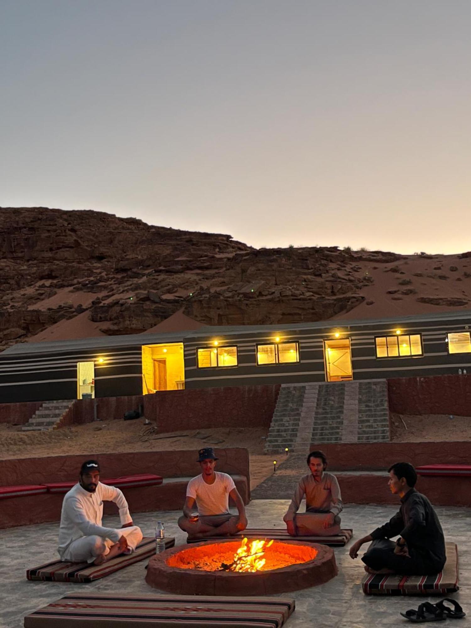 Wadi Rum Camp Stars & Jeep Tour Otel Dış mekan fotoğraf