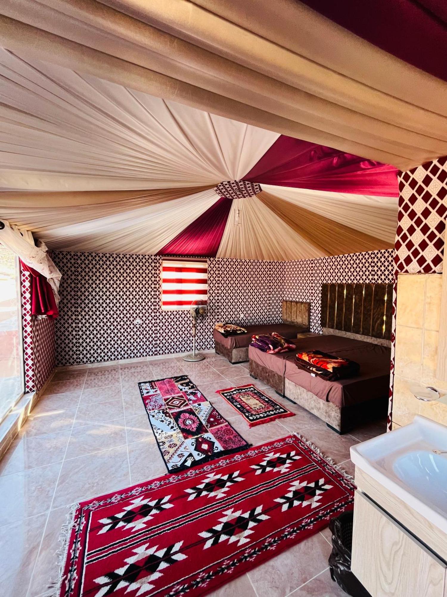 Wadi Rum Camp Stars & Jeep Tour Otel Dış mekan fotoğraf