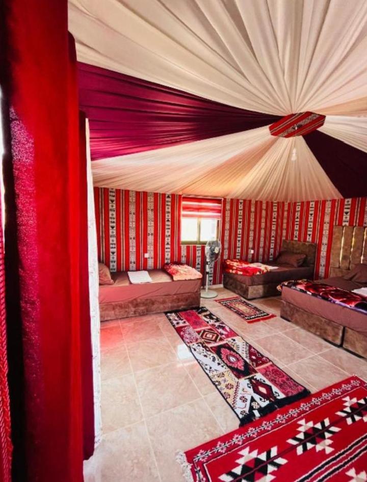 Wadi Rum Camp Stars & Jeep Tour Otel Dış mekan fotoğraf