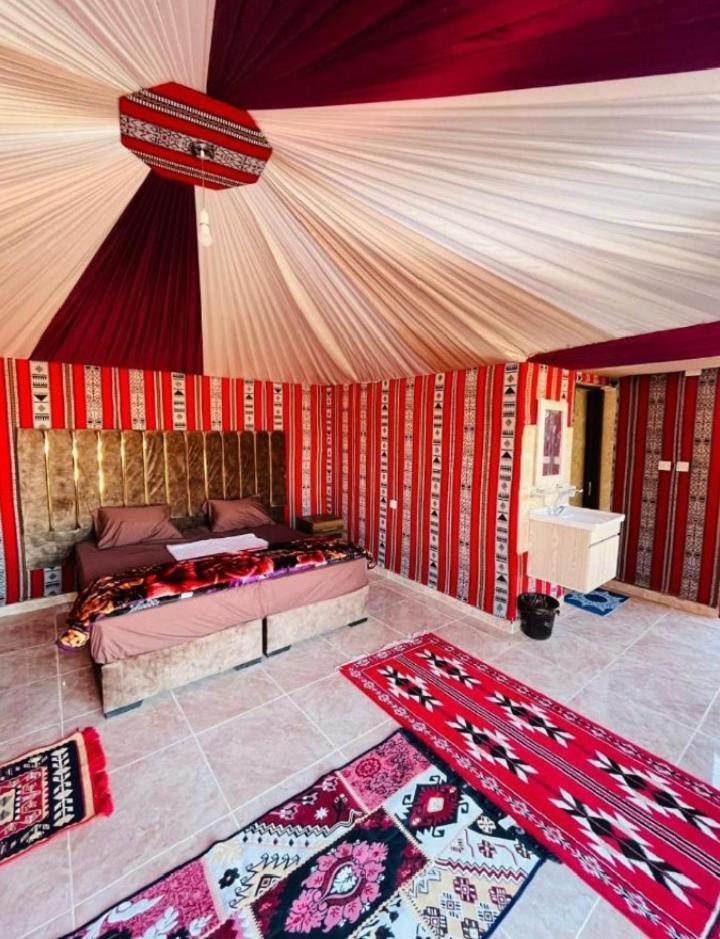 Wadi Rum Camp Stars & Jeep Tour Otel Dış mekan fotoğraf