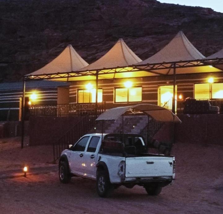 Wadi Rum Camp Stars & Jeep Tour Otel Dış mekan fotoğraf